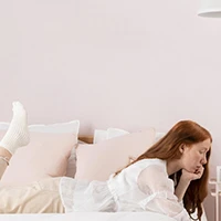 Chambre Ado Rose - Fille Rousse avec ordi Love's
